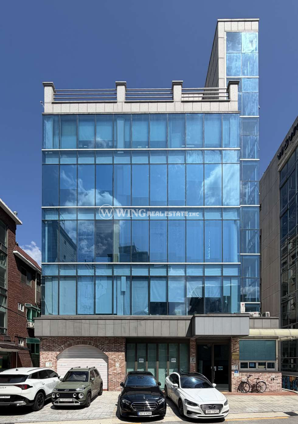 서울 마포구 동교동 광활한 테라스 깔끔한 내부 컨디션 손볼 곳 없는 역세권 홍대사무실 월세 매물번호 11229 사진 1
