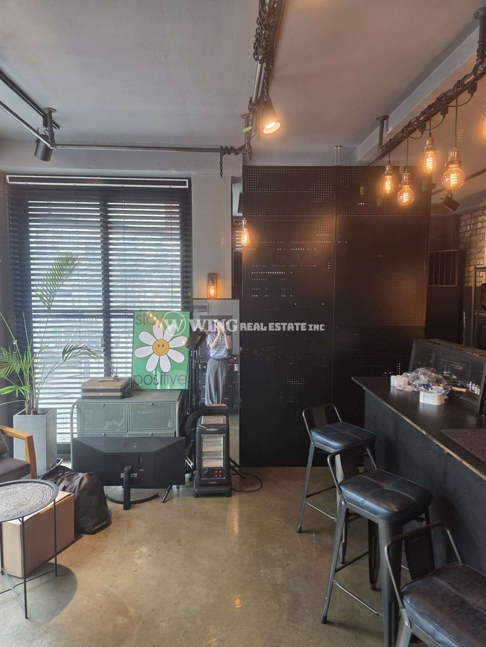 서울 마포구 서교동 홍대 젠틀몬스터 라인 유동인구 많은 s급 상가 임대 추천 월세 매물번호 11232 사진 2